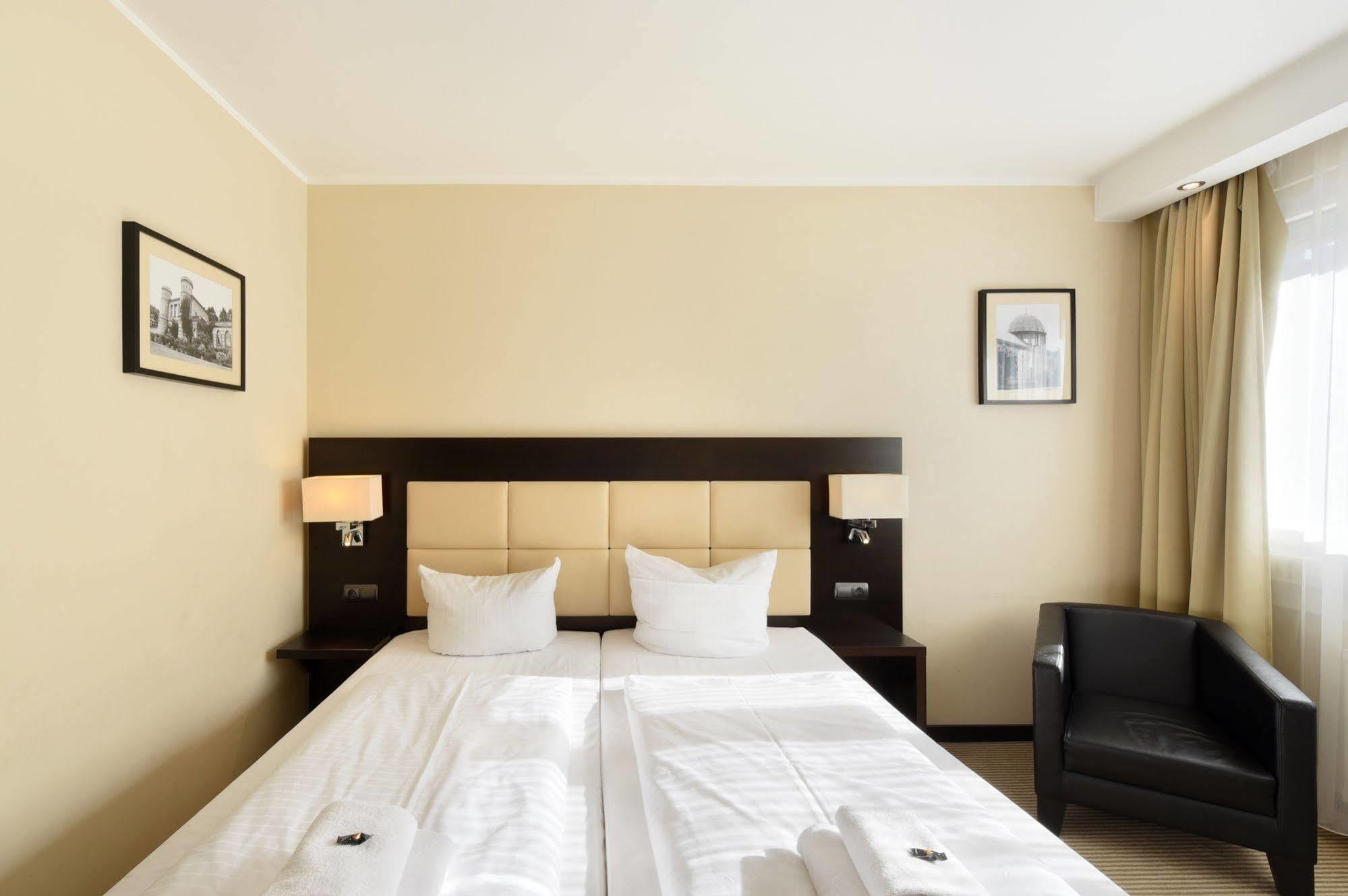 Zi Hotel Karlsruhe Eksteriør billede